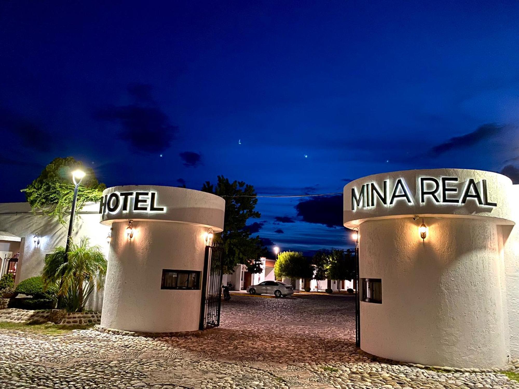 Hotel Mina Real Cedral エクステリア 写真