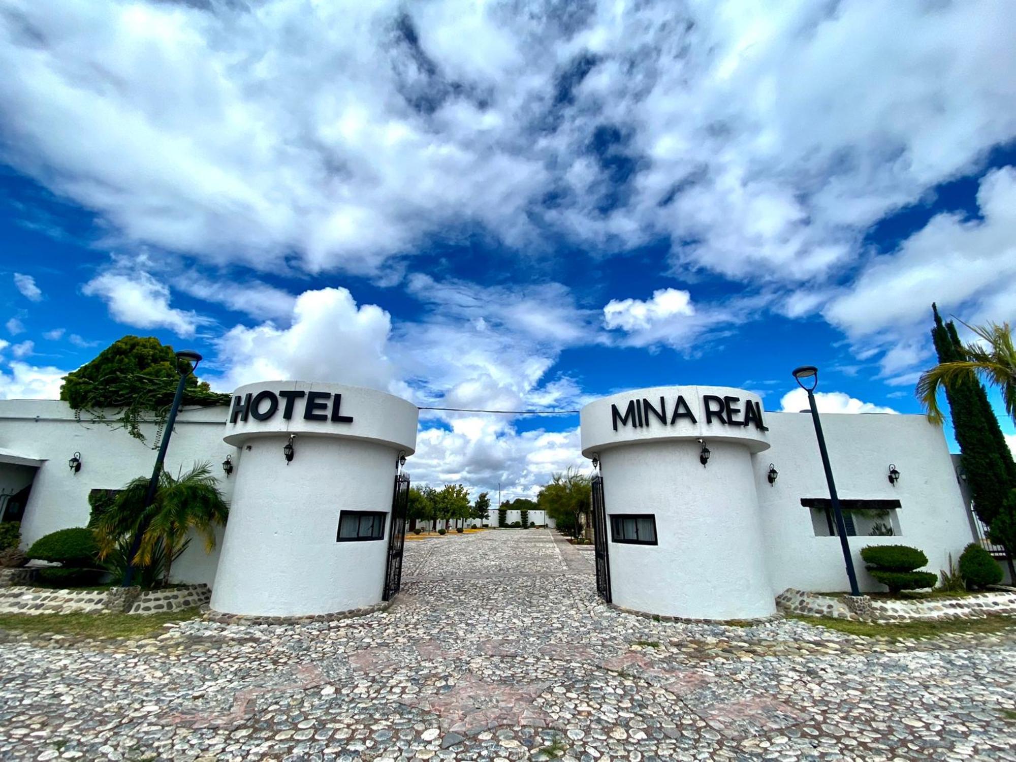 Hotel Mina Real Cedral エクステリア 写真