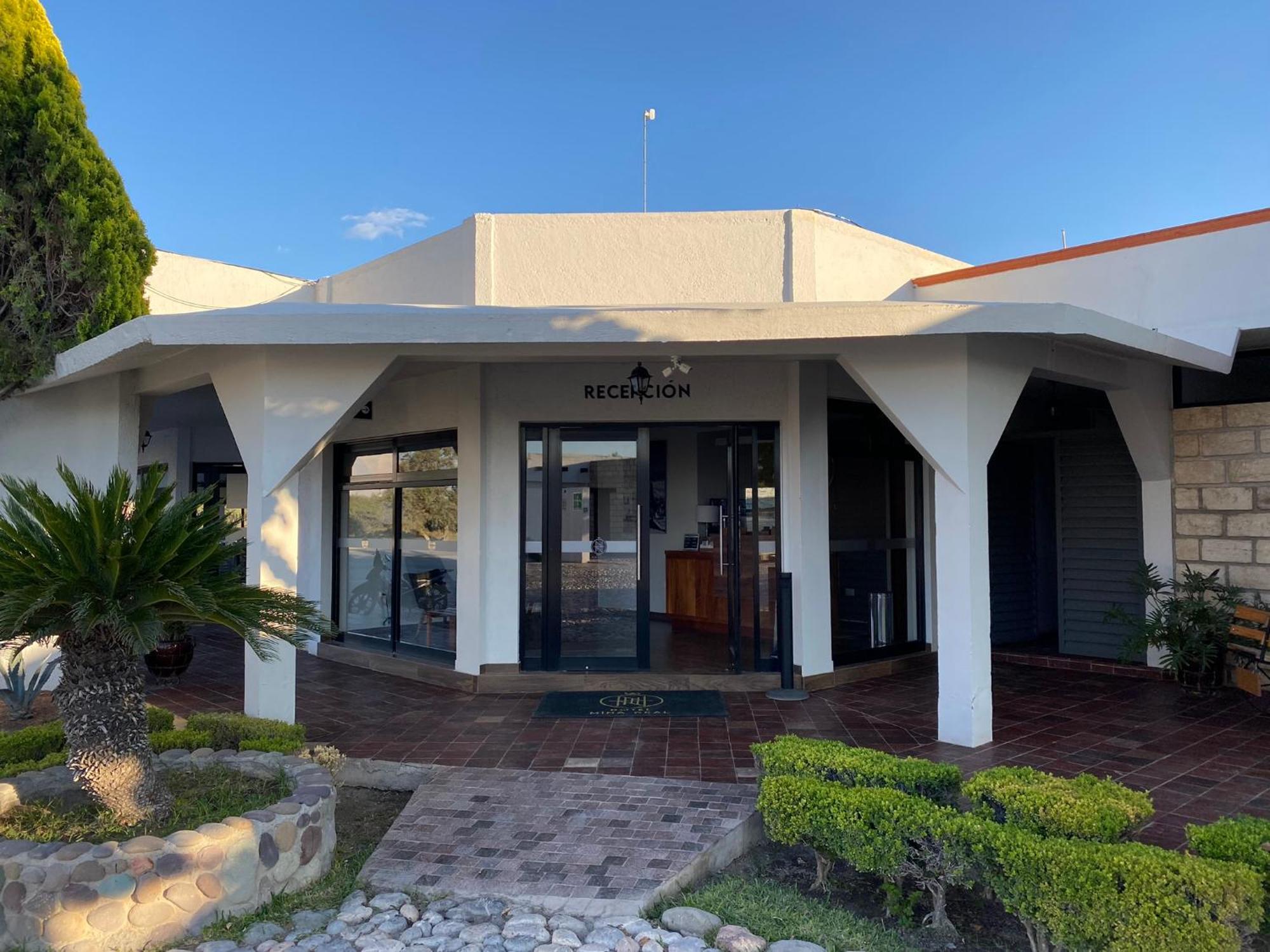 Hotel Mina Real Cedral エクステリア 写真